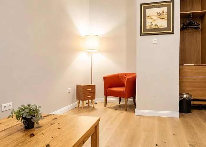Hotel 1 Aprt & 5 Stylish Rooms, Comfort & Convenience Combined