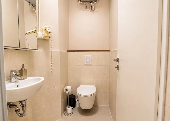 1 Aprt & 5 Stylish Rooms, Comfort & Convenience Combined Vienna