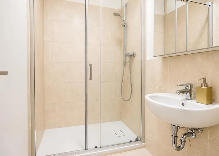 1 Aprt & 5 Stylish Rooms, Comfort & Convenience Combined Hotel Vienna