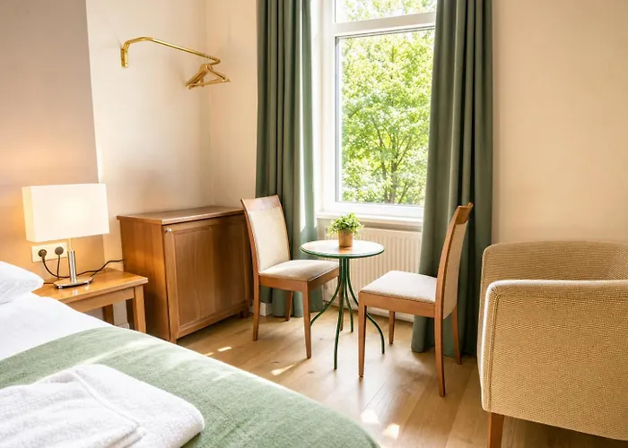 Szálloda 1 Aprt & 5 Stylish Rooms, Comfort & Convenience Combined *