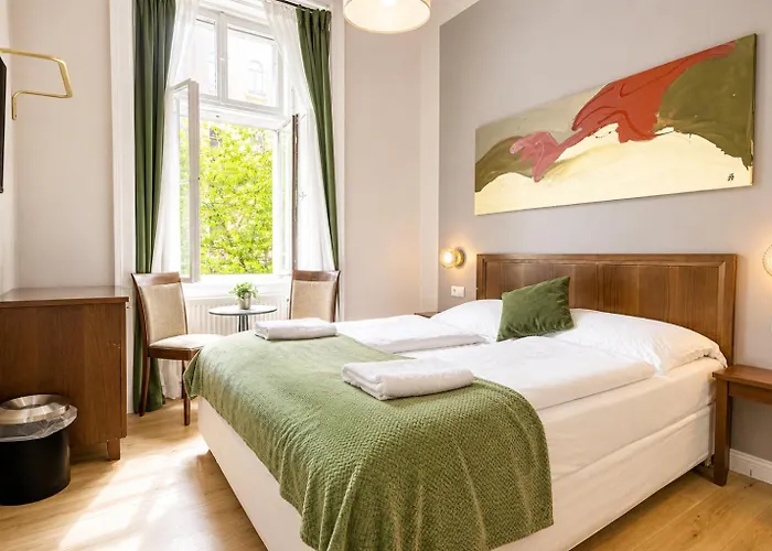1 Aprt & 5 Stylish Rooms, Comfort & Convenience Combined Szálloda