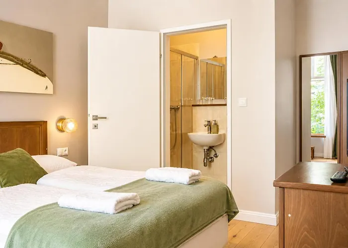 Hotel 1 Aprt & 5 Stylish Rooms, Comfort & Convenience Combined