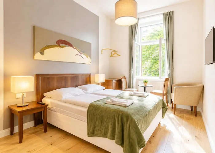 1 Aprt & 5 Stylish Rooms, Comfort & Convenience Combined *